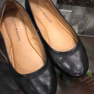 EUC black round toe flats